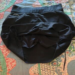 Columbia Women's black skort